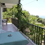 بيت خشبي Gul *